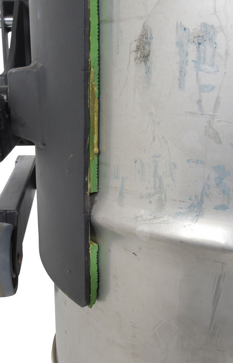 Vestil SL-118-PDGR mast and lift carriage detail